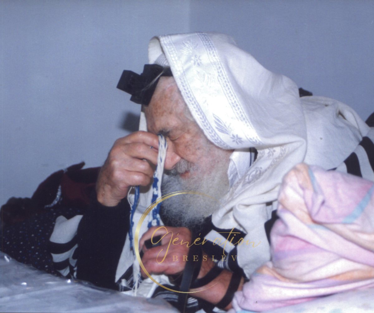 Saba en prière, avec ses tefilin